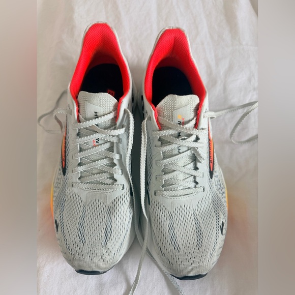 Brooks Hyperion Max — White with Orange and Yellow Fade - Picture 4 of 6